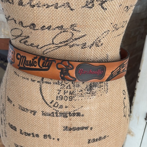 Brown leather Music City Nashville TN belt silver buckle boots cowboy guitar - Picture 3 of 15